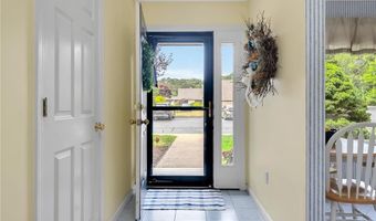 19 Vanderbilt Dr, Narragansett, RI 02882