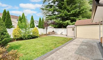 203 New York Ave, Bergenfield, NJ 07621
