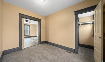 411 N 6th St, Beresford, SD 57004