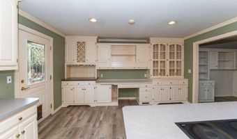 19 Skyline Dr, Adrian, MO 64720