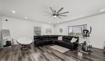 406 234TH St, Aledo, IL 61231