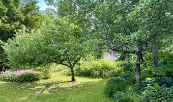 59 Cedar St, Belfast, ME 04915