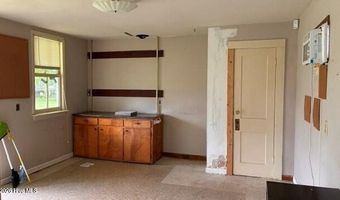 17 Moore St, Andrews, NC 28901
