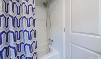 104 Sunnyside Dr, Athens, OH 45701