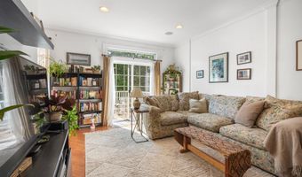 2 Dogwood Ct 2, Middlebury, CT 06762