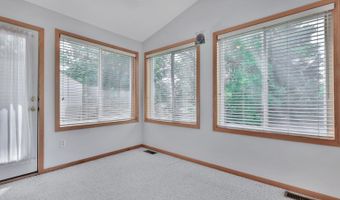 2674 Cutters Grove Cir, Anoka, MN 55303