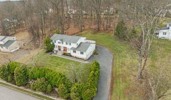 20 Algonquin Cir, Airmont, NY 10952