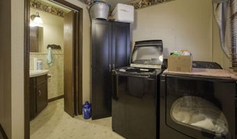 1625 Jay Ct, Aurora, MO 65605