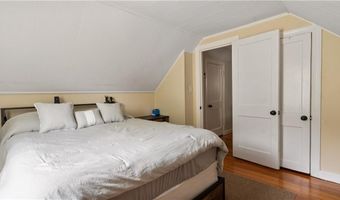 162 Thatcher St, East Providence, RI 02916
