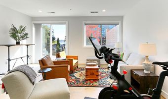 635 SLATERS Ln G-01, Alexandria, VA 22314