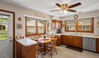 21 N Waterman Ave, Arlington Heights, IL 60004