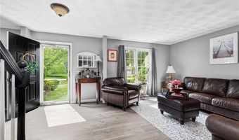 84 Country Hill Ln, North Kingstown, RI 02852