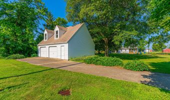 102 S Oak St, Arrowsmith, IL 61722