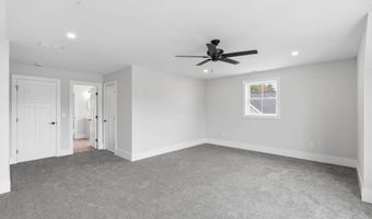 14 Stacey Ln 2, Chester, NH 03036