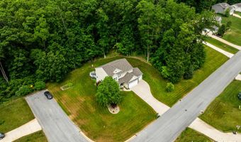 9231 Trafalgar Dr SE, Alto, MI 49302