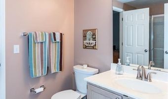 1201 Oak Borough Dr, Ballwin, MO 63021