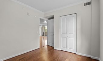 880 N POLLARD St N 224, Arlington, VA 22203