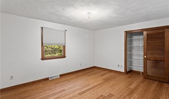 886 Weaver Hill Rd, Coventry, RI 02816
