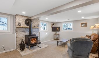 6517 County Rd 5 NW, Annandale, MN 55302