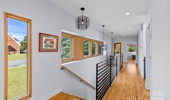 2553 Elkwood Cir, Charlotte, NC 28205