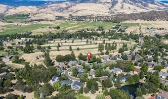900 Cypress Point Loop, Ashland, OR 97520