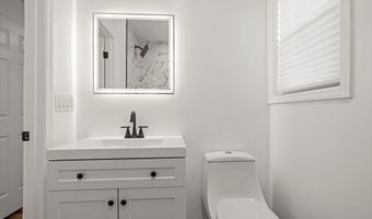 1 Atna Dr, Amityville, NY 11701