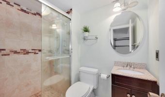 5940 BERKSHIRE Ct, Alexandria, VA 22303