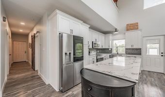 460 Rolling Hills Blvd, Alvord, TX 76225