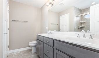 253 Masters Dr, Addison, IL 60101