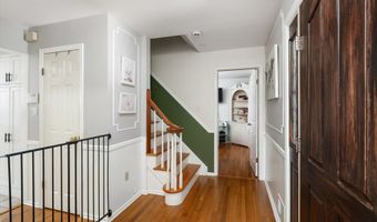 4 Twain Dr, Allentown, NJ 08501
