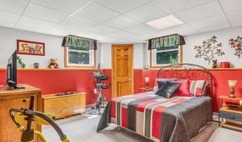 1391 Turner St, Auburn, ME 04210