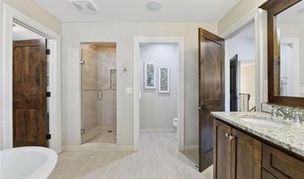 132 Interlachen Rd, Hopkins, MN 55343