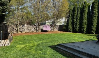 17 Highview Ter, Bethel, CT 06801