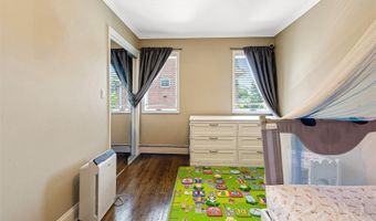 3 Grant Ave, Albertson, NY 11507