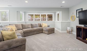 5254 Canyon River Dr NE, Ada, MI 49301