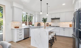 3749 Arapaho Pl, Carlsbad, CA 92010