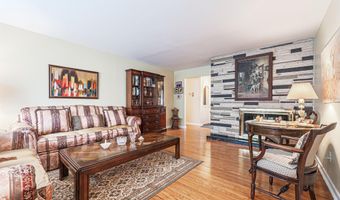 9 Cordova Dr, Absecon, NJ 08201