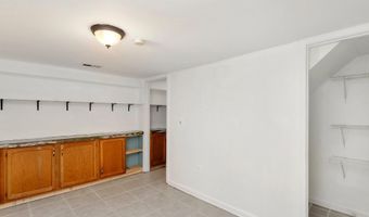 2446 S NELSON St, Arlington, VA 22206