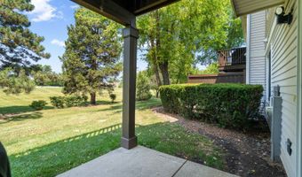 2736 S Embers Ln 2736, Arlington Heights, IL 60005
