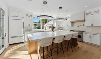 510 Abrahams Path, Amagansett, NY 11930