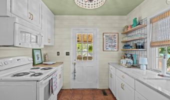 805 N Chestnut St, Aberdeen, NC 28315