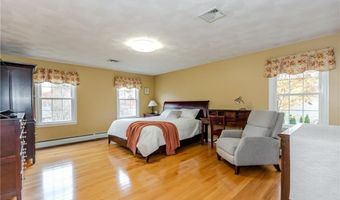 11 Raven Cir, Cranston, RI 02921