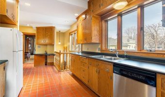 907 1st Dr NW, Austin, MN 55912