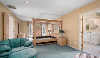 22 Golden View Dr, Johnston, RI 02919