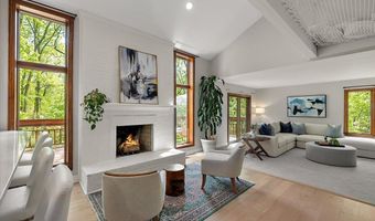 3427 E Dobson Pl, Ann Arbor, MI 48105