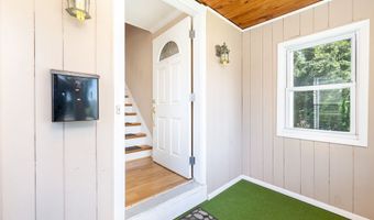 404 Soundview Ave, Bridgeport, CT 06606