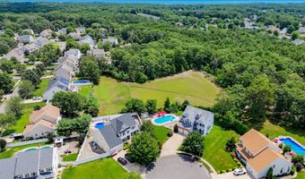 5 Overlook Ct, Bayville, NJ 08721