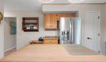 2433 CARLETON Ave, Appleton, WI 54915
