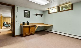 224 Sunderland Dr, Auburn, ME 04210