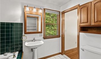 886 Weaver Hill Rd, Coventry, RI 02816